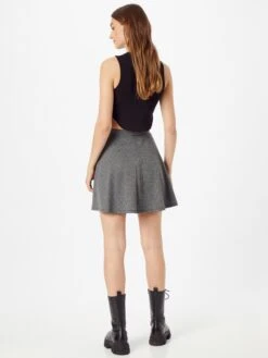 ONLY Mini-jupes Jupe Lina Femme Noir / Blanc 10 ONLY Mini-jupes Jupe Lina Femme Noir / Blanc -Edited You Boutique 2de558b236286657d4e9b487011434b6