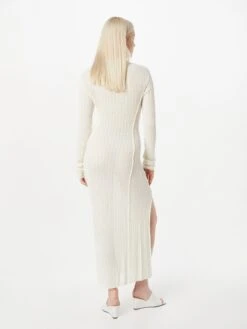 WEEKDAY Robes Robes En Maille Luna Femme Blanc -Edited You Boutique 32c11e3fbc16e61888a7795f1398317e