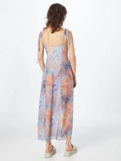 WEEKDAY Robes De Plage Vêtement De Plage Joanne Femme Bleu Clair -Edited You Boutique 40edb5aaeafcc12f895aaf7cf516147c