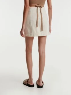 EDITED Mini-jupes Jupe Novah Femme Crème -Edited You Boutique 64e29f3ab5caf8f6f629099c0fa96c6b