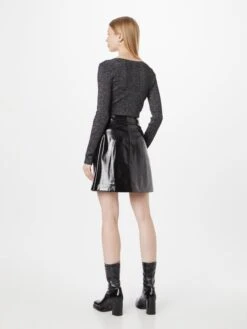 Hugo Mini-jupes Jupe Ralinara Femme Noir -Edited You Boutique 6d42fd873c837761ba76fcb1ab3d2ea3