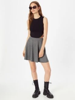 ONLY Mini-jupes Jupe Lina Femme Noir / Blanc 11 ONLY Mini-jupes Jupe Lina Femme Noir / Blanc -Edited You Boutique 70f70f9c2cae1121d46fb5761fab2c8c