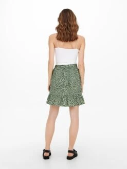 ONLY Mini-jupes Jupe Olivia Femme Vert Gazon -Edited You Boutique 7e02ec9084f44429f40be5106ae7eb32