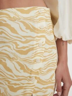 EDITED Mini-jupes Jupe Marcy Femme Beige / Crème -Edited You Boutique 8352e0f60efb1aee678e8aafd97eb29e