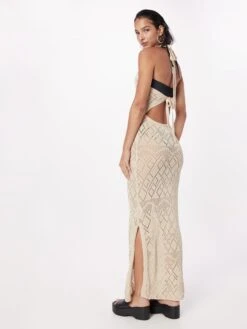 Gina Tricot Robes De Plage Vêtement De Plage Carmen Femme Crème -Edited You Boutique d9dbef57797bf8b2a38f34bd4db7f0c0