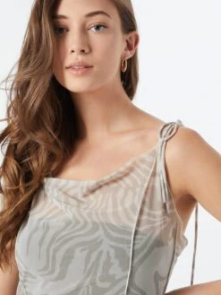 WEEKDAY Robes De Plage Vêtement De Plage Joanne Femme Gris / Gris Clair -Edited You Boutique df79e9bf2f12ce07a4799bfc3a64912a