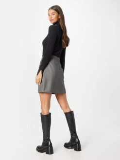 Pieces Mini-jupes Jupe OFELIA Femme Gris Foncé -Edited You Boutique e0f52203478ed3a378f05f3d9a84e0dc