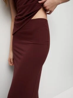 PULL & BEAR Jupes Longues Jupe Femme Mûre 11 PULL & BEAR Jupes Longues Jupe Femme Mûre -Edited You Boutique efb84668d739cd0c3fc66a8ce5f53ab1